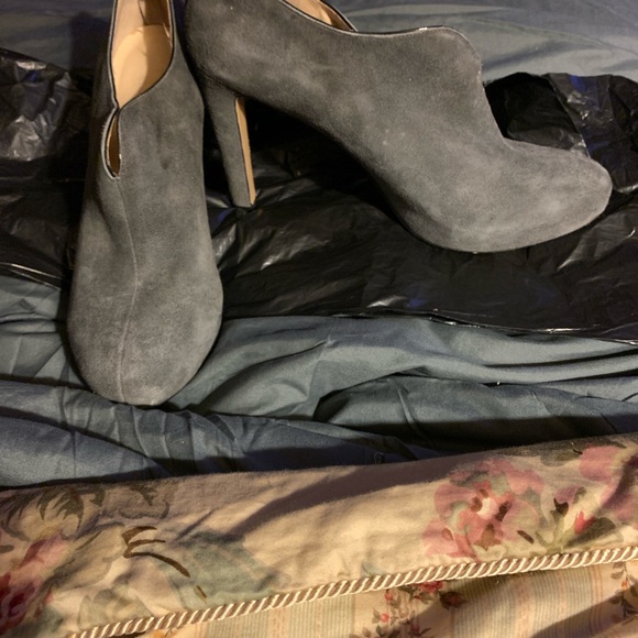 Talbots Gray Ankle Boots - Picture 3 of 3